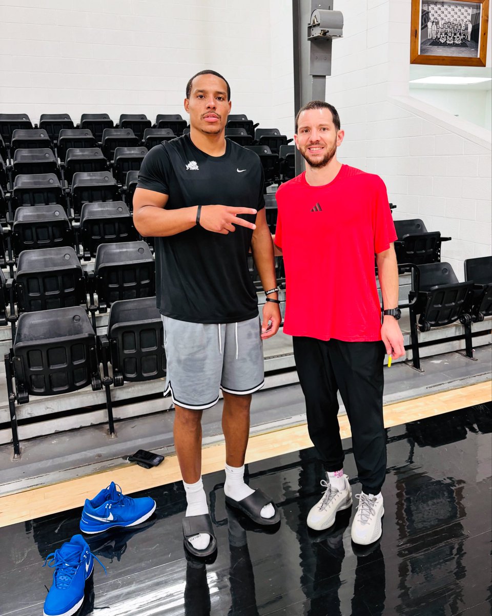 EBTMiller's tweet image. Elite work this week with Desmond Bane from the Orlando Magic! @DBane0625 @OrlandoMagic 🏀📈