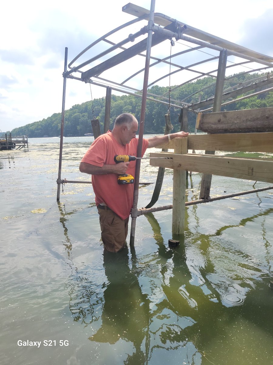NiemotkaMike's tweet image. Great time with friends, got some serious dock construction done too. #lizjny