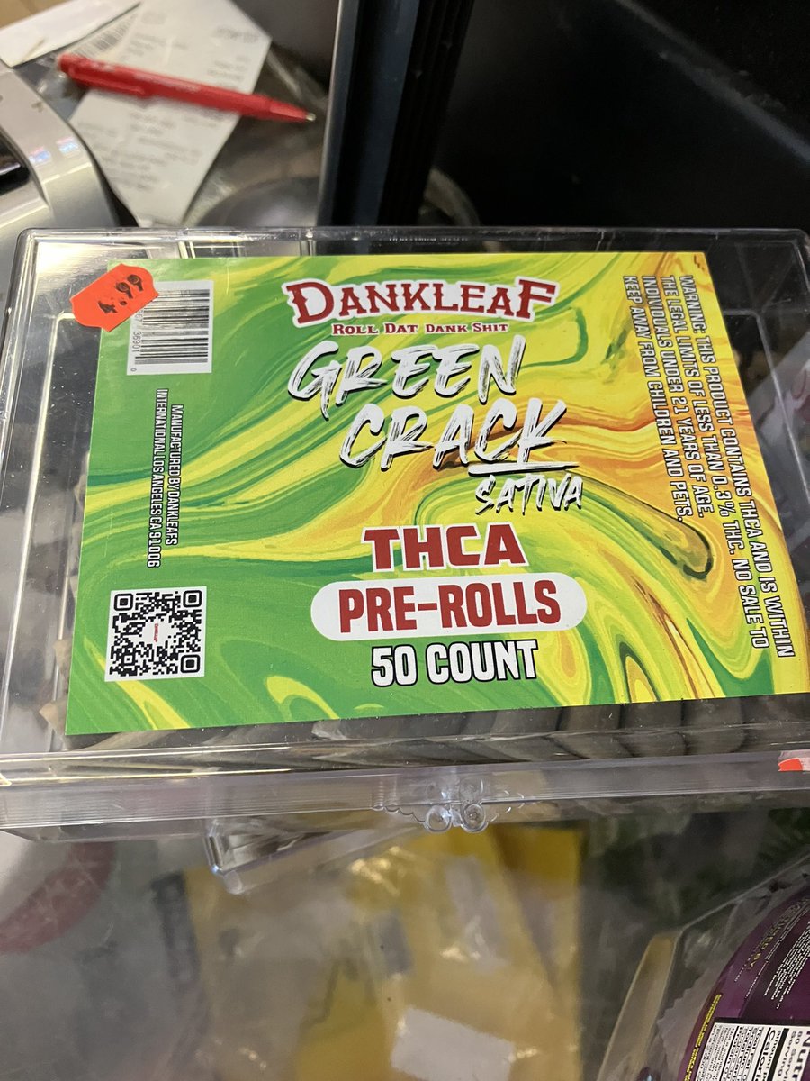 y2lorlor's tweet image. I can’t believe they sell these now lmao I was tempted to buy one and I don’t even smoke