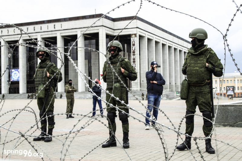 TatsianaKhomich's tweet image. After purging the media space, dissolving dozens of civil society organizations, and persecuting thousands of people for political reasons, the Belarusian regime moved on to a new phase of social control, the "quiet" repression. As human rights activist Pavel Sapelka notes,…