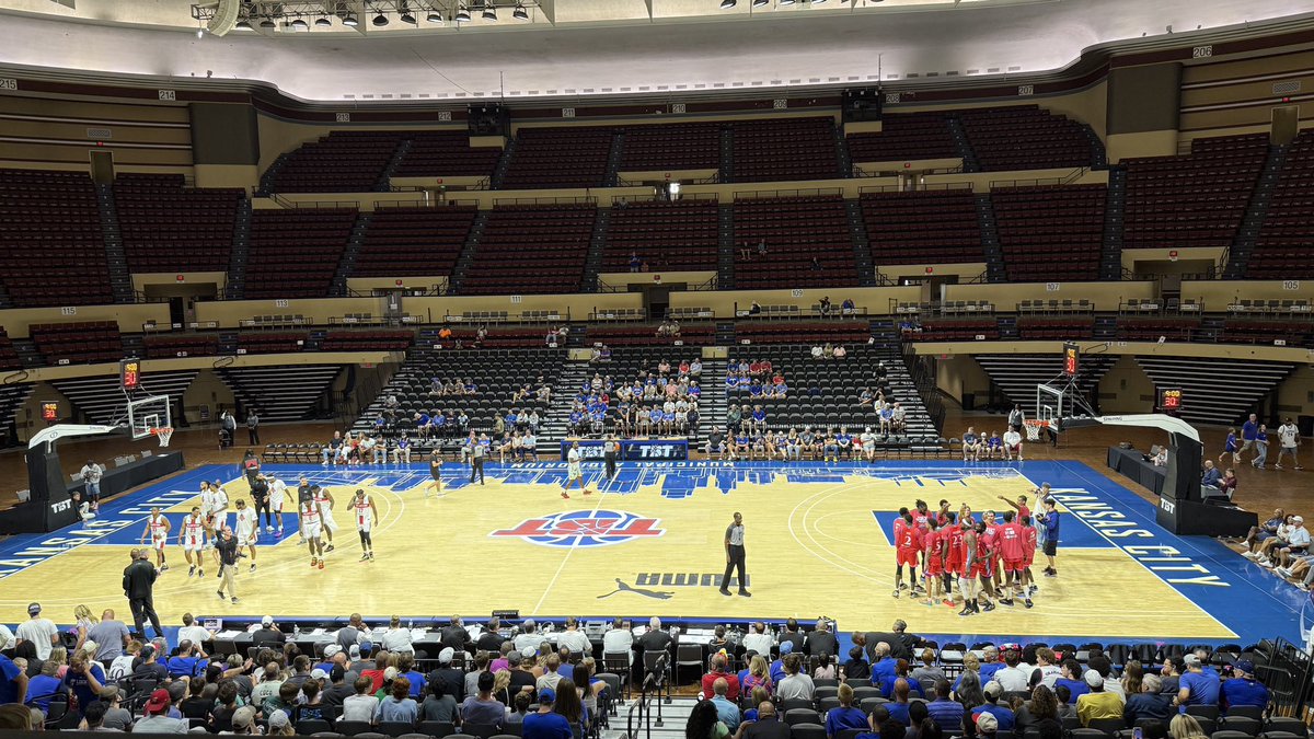 dillondavis3's tweet image. Ready to see a JHX win. #RockChalk