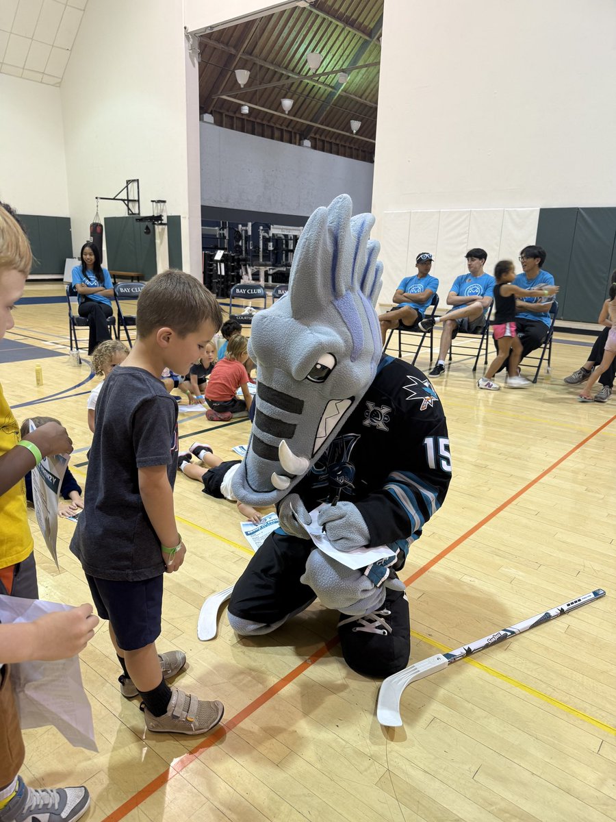 sjbarracuda's tweet image. Our boy is staying busy this offseason👌 #BeyondtheReef