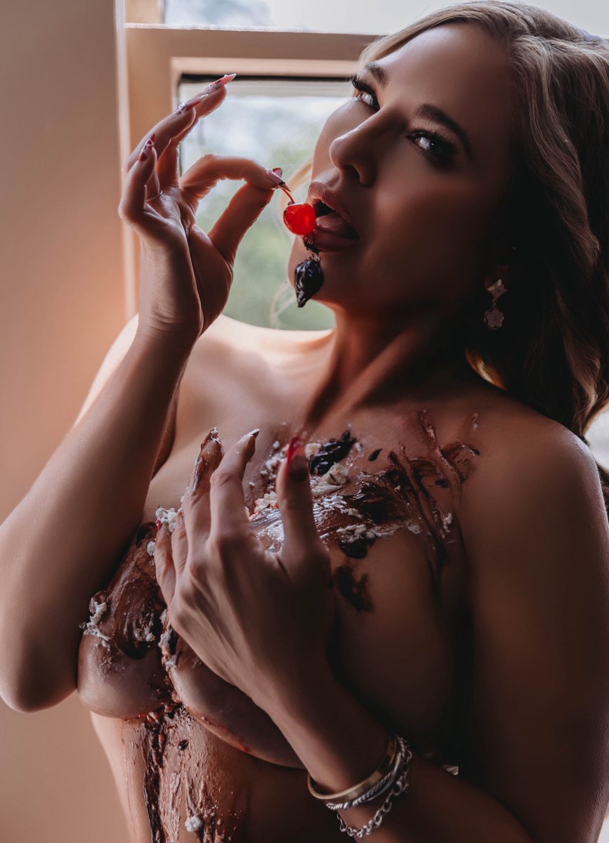 💗 𝕯ᥲᥒіᥴᥲ 𝕷ᥲᥒᥱ 💗 (@lovedanilane) on Twitter photo Back in action & ready for some delicious fun! 🍒 
🍨24-25 Traverse City, MI
🍫26 Grand Rapids, MI
🍒27 Knoxville, TN
🍦29-30 Princeton, NJ
🍨31 Edison, NJ
🍫8/1-2 Ft Lauderdale, FL
🍒8/3-5 Tampa, FL Back in action & ready for some delicious fun! 🍒 
🍨24-25 Traverse City, MI
🍫26 Grand Rapids, MI
🍒27 Knoxville, TN
🍦29-30 Princeton, NJ
🍨31 Edison, NJ
🍫8/1-2 Ft Lauderdale, FL
🍒8/3-5 Tampa, FL