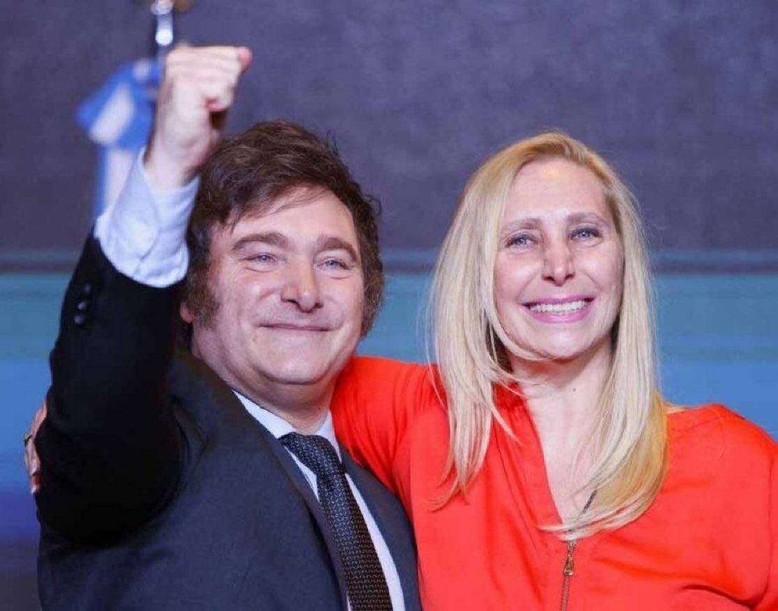 hombregrisxd's tweet image. 🚨🗳 ¿Votarias la fórmula Javier Milei - Karina Milei en 2027? Yo si ✋🏻