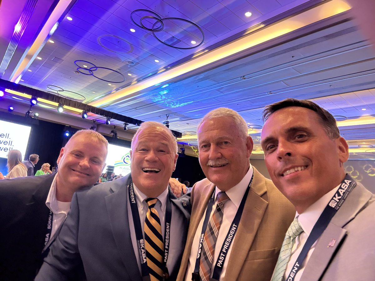 barrydlee1's tweet image. Honored to be a Past President of the largest organization serving school leaders in KY-@KASAEdLeader   
The leaders who have shaped &amp;amp; continue to shape KY schools. These individuals represent a legacy of dedication, vision, &amp;amp; unwavering support for public education.
#KASA2025