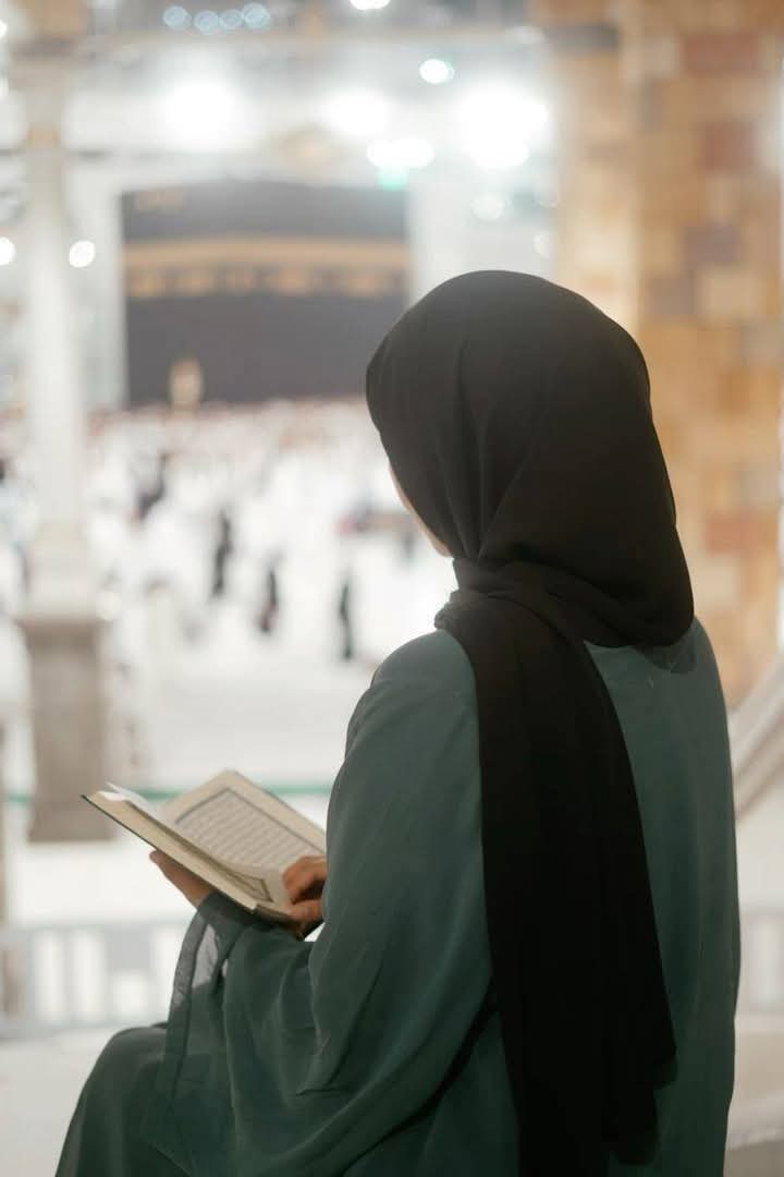 Fat9T's tweet image. السلام علیکم ورحمتہ اللہ وبرکاتہ
وَتَوَكَّل عَلَى اللَّهِ وَكَفَى بِاللَّهِ وَكِيلا
آپ ﷲ ہی پر توکل رکھیں ، وہ کارسازی کے لئے کافی ہـے •
