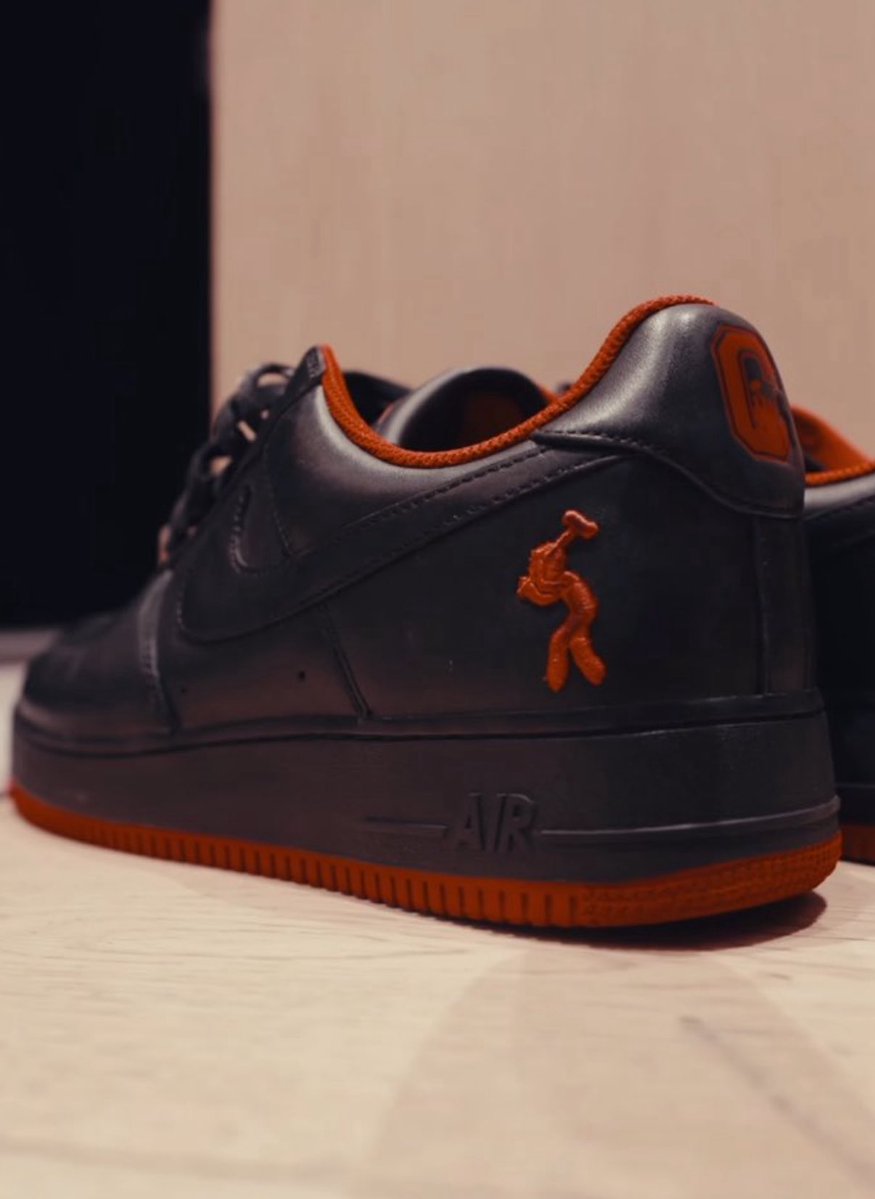 dadeasskickz's tweet image. 🔍 FIRST LOOK at Lil Yachty’s new Nike Air Force 1 makes an appearance in “I Need Meds” 👀 @lilyachty