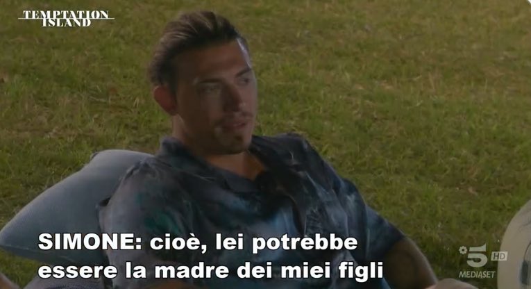 Pensa dire questo dopo avere portato la tentatrice in bagno e averle messo mezzo metro di lingua in gola cioè qui urge un percorso psicologico importante insieme ad Alessio MA SUBITO #TemptationIsland