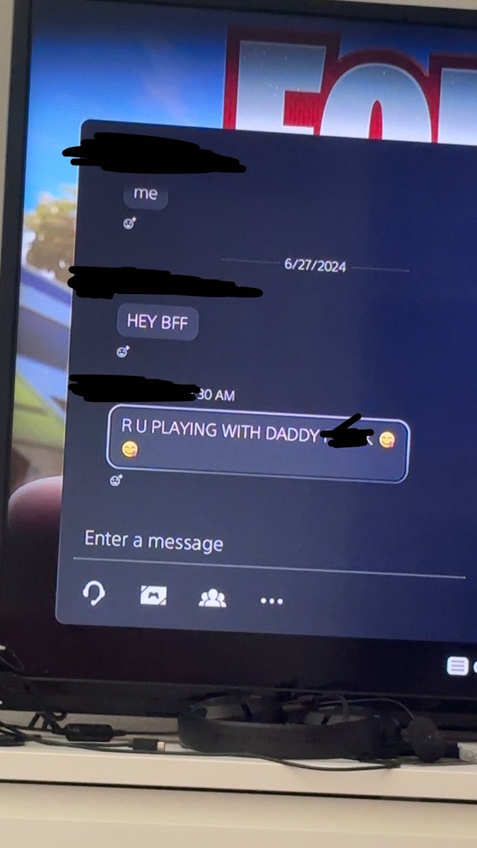 kitsebs's tweet image. oomf old ps message just triggered me