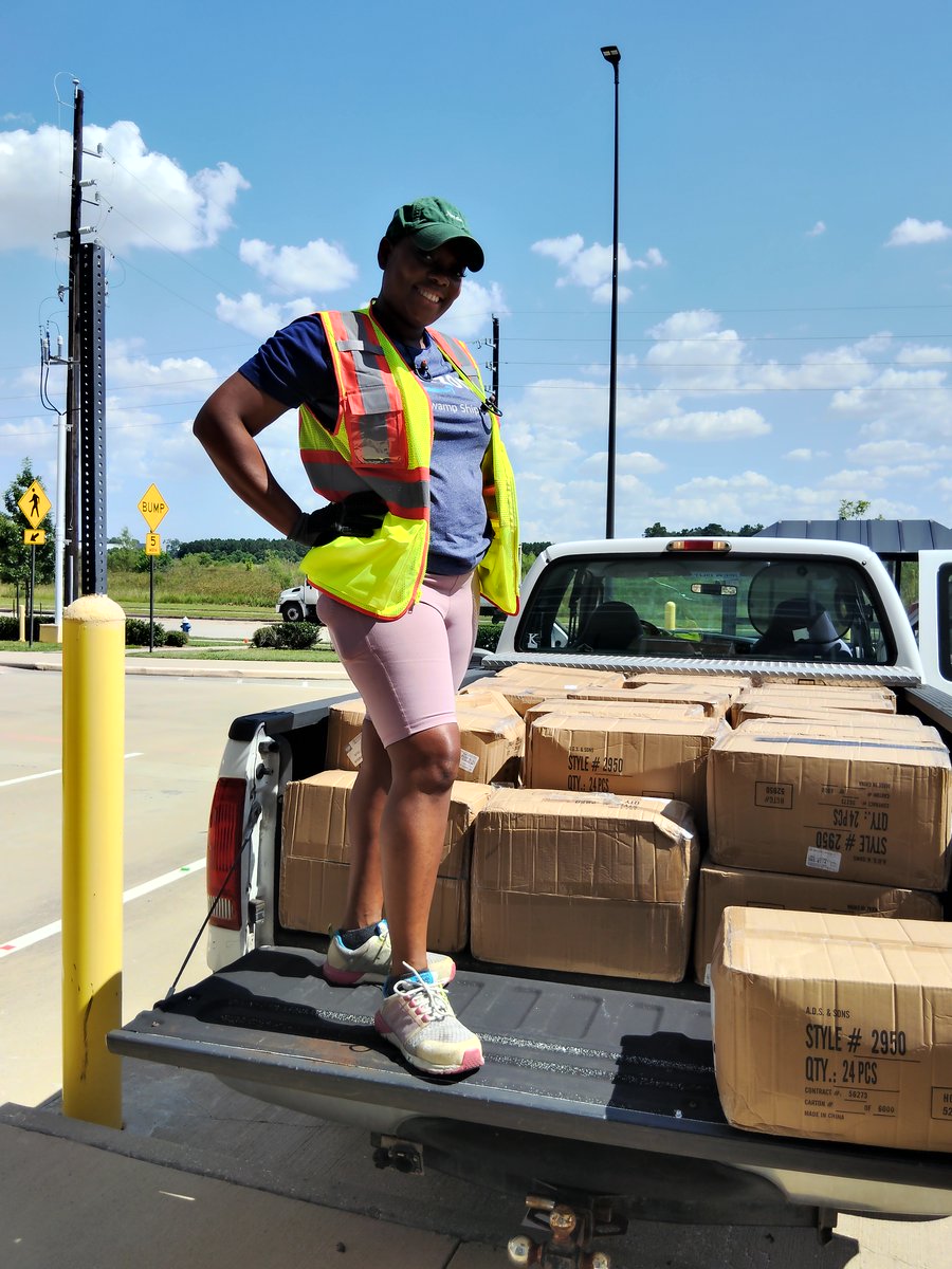 HumbleISD_FDN's tweet image. 🎒 A huge THANK YOU to Amazon.com for generously donating 912 backpacks for our Erase the Need event on August 8! 💛 Your support helps local students start the school year with confidence. 🙌Check out the amazing Amazon team in action! 📸 #BackToSchool #EraseTheNeed