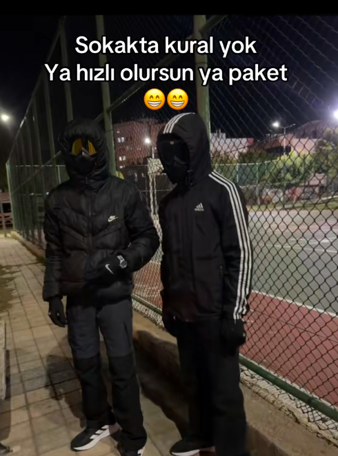 Şu çocuklarınızı yapacaksanız adam akıllı yapın milletin başına şöyle s*k s*k tipleri bela etmeyin.