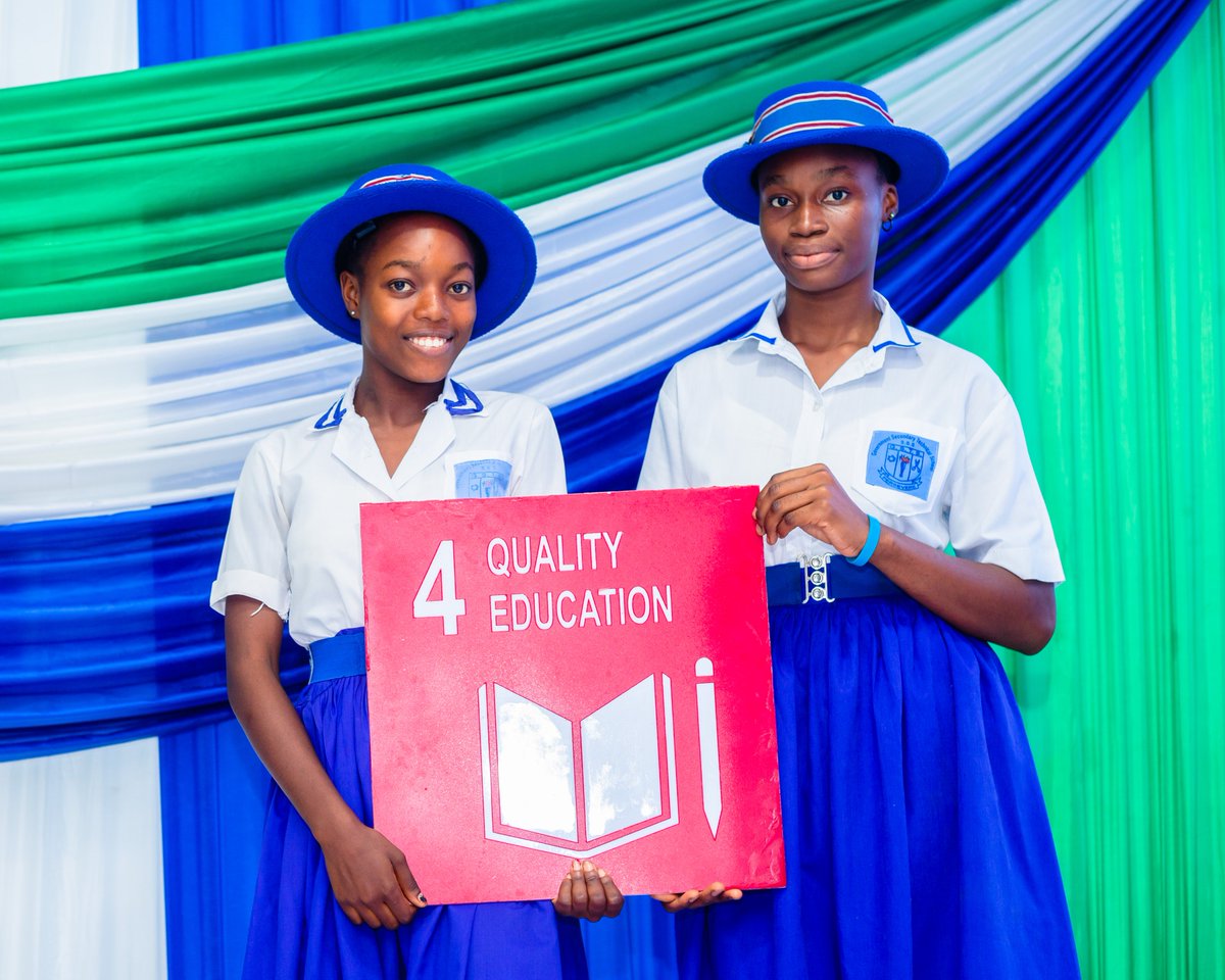 UNDPSierraLeone's tweet image. 🤝Thanks to China 🇨🇳, @UNDPSierraLeone , partnering with the Government of #SierraLeone is set to provide furniture to basic schools, TVETs, and universities in 13 districts under the “Supporting Access to Education” project ,which was launched today.🇸🇱 @Amb_WangQing @FredAmpiah