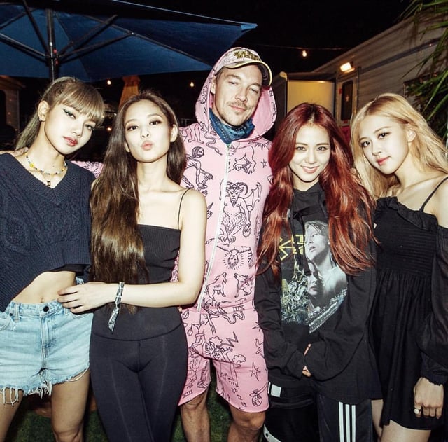 YGFacts_sprt's tweet image. Diplo shared how BLACKPINK's 'JUMP' came into life—originally written and made for his own group Major Lazer.
'JUMP' was created in January of 2024. After Major Lazer decided not to release it, the song then landed with Argentinian duo Ca7riel and Paco Amoroso but was denied.…
