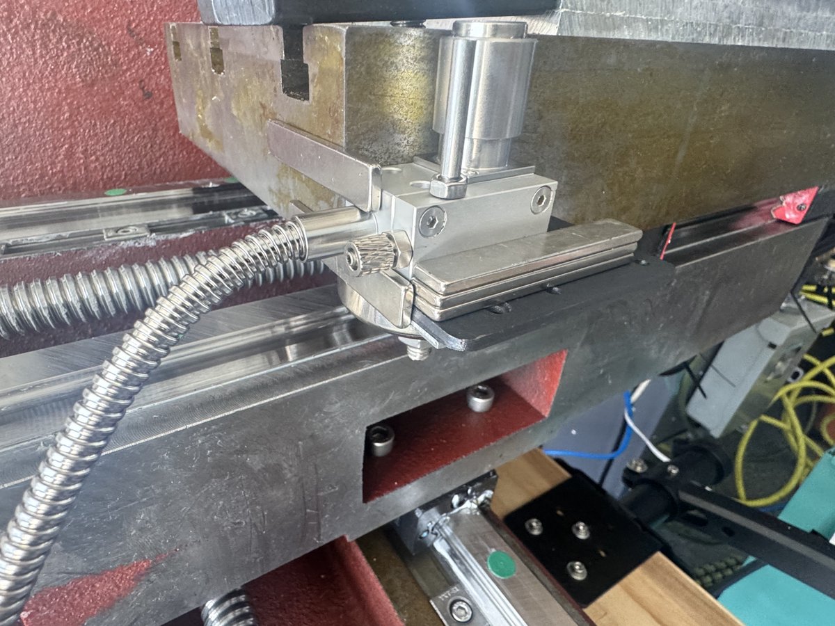 digitalspaz's tweet image. At first glance, my tool height probe looks pretty normal.
But look closer, it’s all magnets holding it.
Accurate down to .02 mm but I should probably make a mount now that I have a mill.
