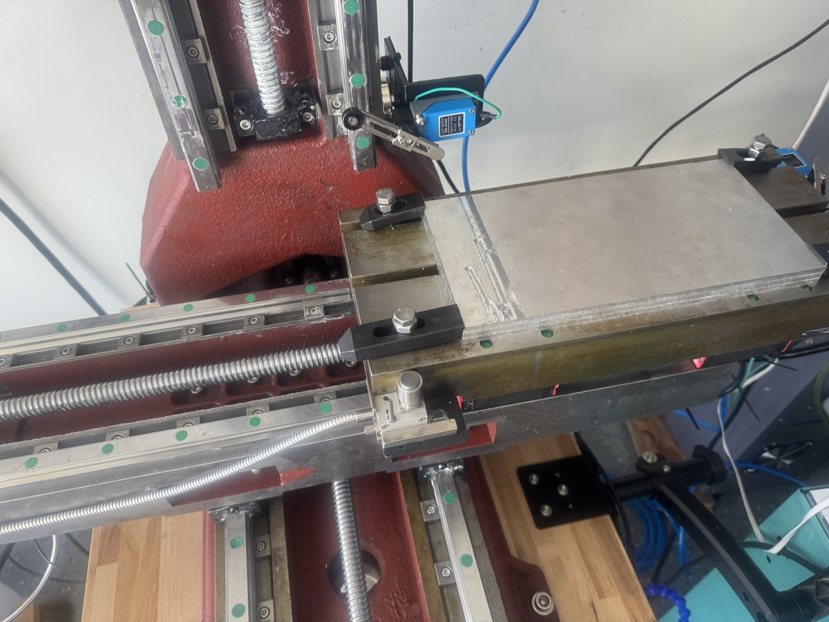 digitalspaz's tweet image. At first glance, my tool height probe looks pretty normal.
But look closer, it’s all magnets holding it.
Accurate down to .02 mm but I should probably make a mount now that I have a mill.