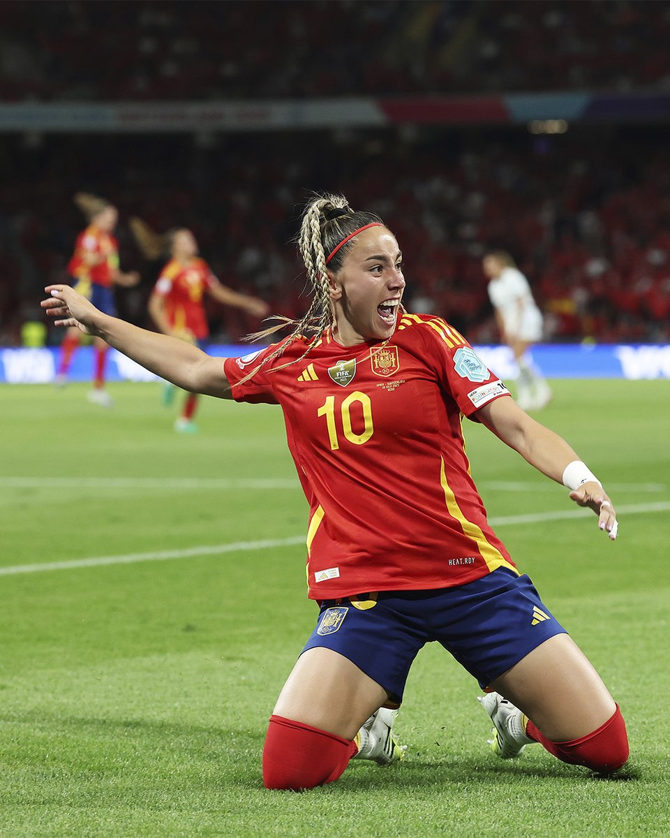 madridfemxtra's tweet image. Athenea del Castillo en la #WEURO2025:
⚽️ 1-1 vs Italia (1-3 final) - 3º partido Fase de Grupos
⚽️ 1-0 vs Suiza (2-0 final) - Cuartos
🅰️ 0-1 vs Alemania (0-1 final) - Semifinal
1 gol generado cada 76 minutos. 🔥🔥