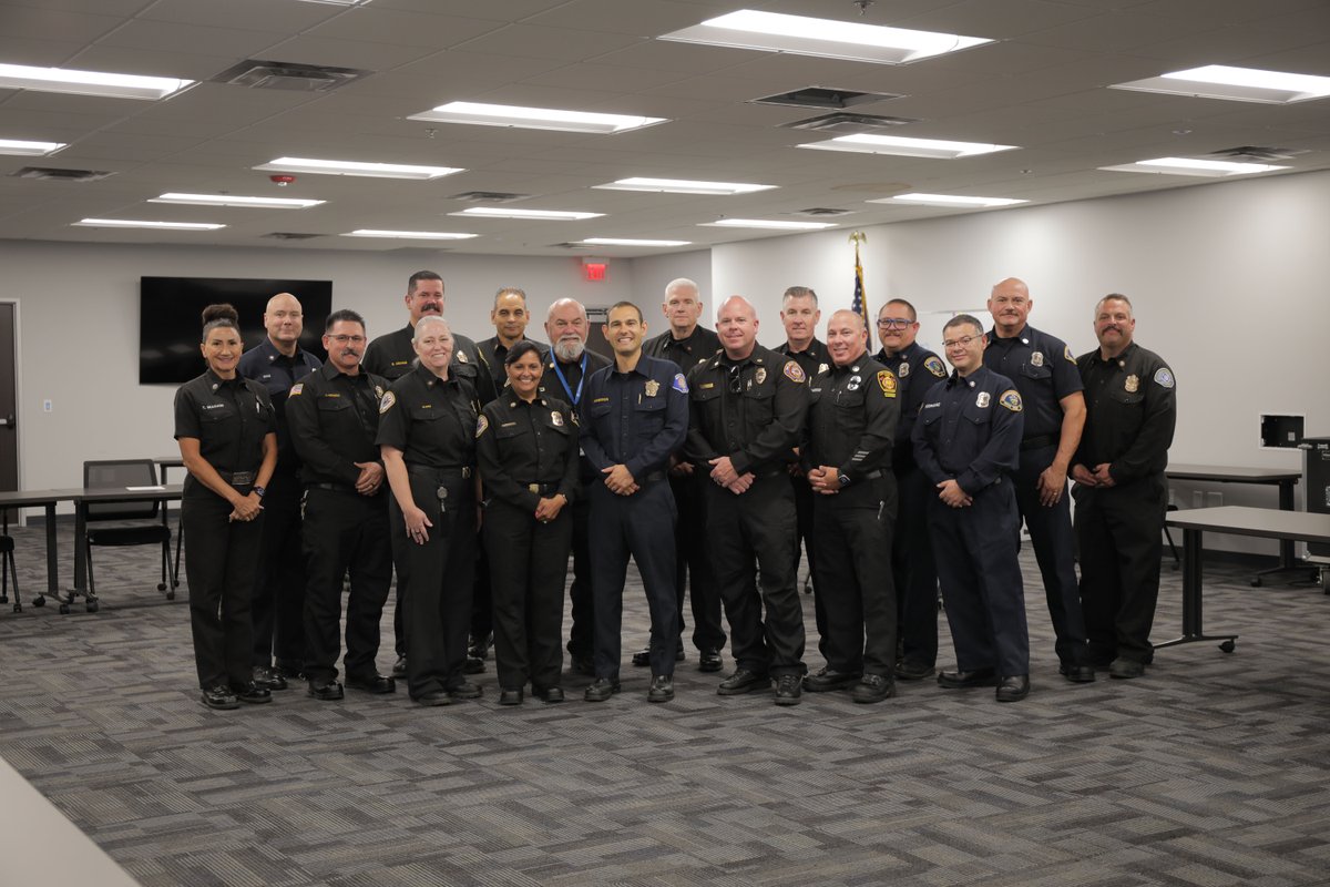 SBCOUNTYFIRE's tweet image. Office of the Fire Marshal #OFM hosted the quarterly Regional Fire Marshal Meeting, welcoming fire marshals from across San Bernardino County and beyond.
In attendance were representatives from Apple Valley Fire, Big Bear Fire, Cal Fire, Colton Fire, LA City Fire, LA County…