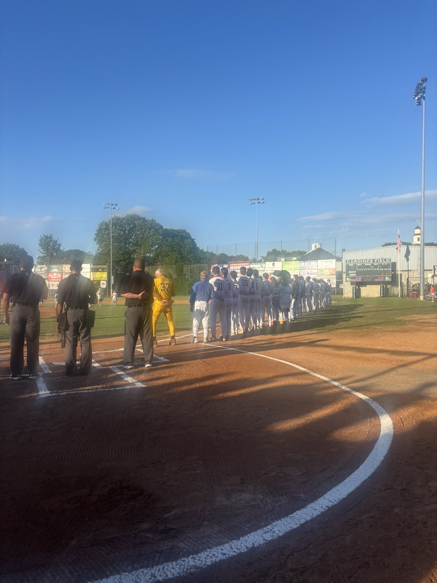 NewportGulls's tweet image. Tune in for updates during tonight’s matchup of the Newport Gulls and Sanford Mainers at 6:35!