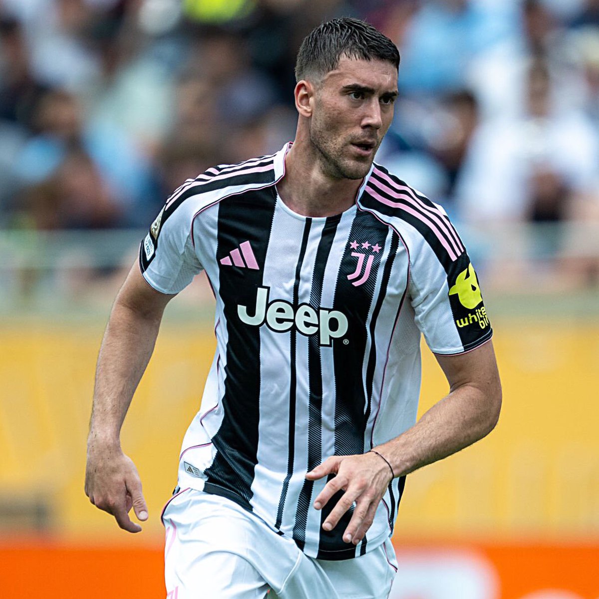 نيكولو شيرا | كومولي سيلتقي مع وكيل فلاهوفيتش من أجل الحديث عن مستقبل اللاعب