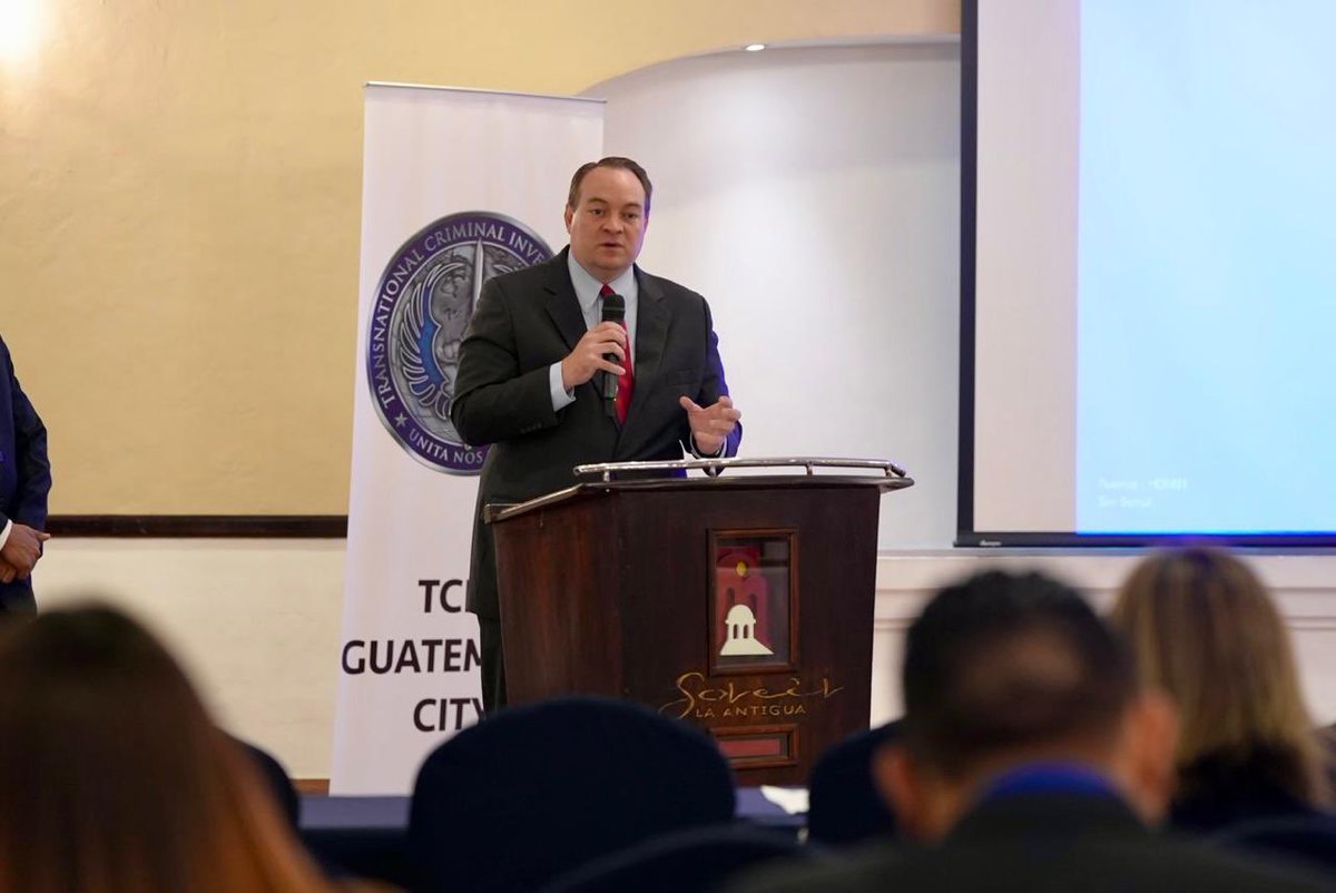 usembassyguate's tweet image. Combatir las organizaciones criminales transnacionales es de las más altas prioridades de @POTUS Trump. En seguimiento a la visita de @Sec_Noem, hoy @HSI_HQ y expertos internacionales inauguraron la III Conferencia Regional de Investigación Criminal Transnacional #TCIU. Uniendo…