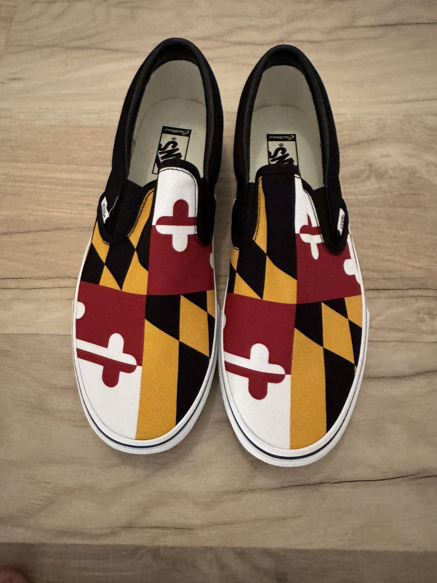 BJ_Farish's tweet photo. @Orioles I had to break out my new shoes for the Orioles game in Cleveland tonight.  Let’s go, Os! @masnOrioles https://t.co/CBeQoFYSAQ