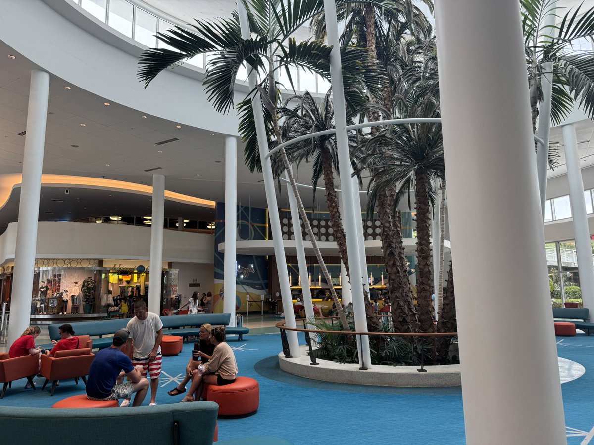 FalloutForHope's tweet image. Hello from @GCXEvent and Cabana Bay at Universal Orlando.