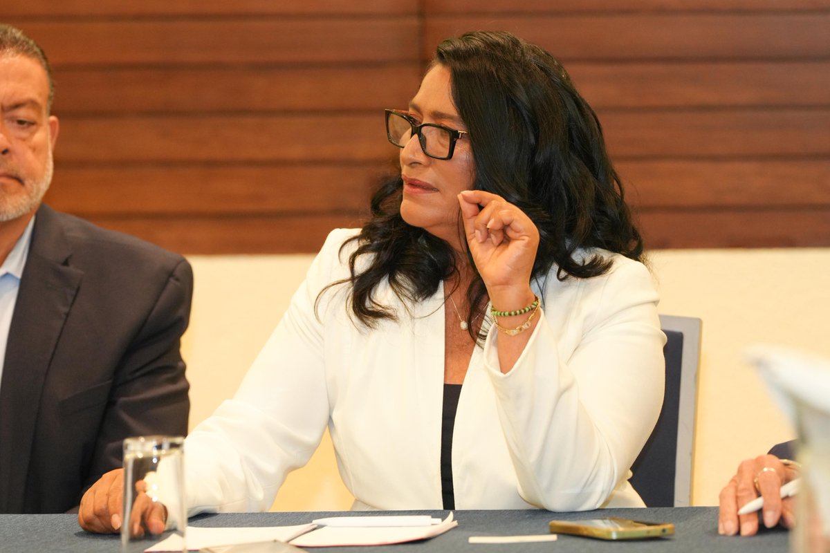 Como parte de la agenda de la Caravana de Promoción Turística de Acapulco en CDMX, sostuvimos una reunión con empresarios y especialistas en materia de Protección Civil para compartir con ellos las adecuaciones que en nuestra ciudad se han llevado a cabo por parte del gobierno