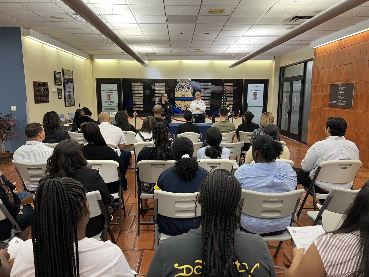 MiamiPD's tweet image. Happening Now, Fire and Police Communications open house!
If you are interested in a career in telecommunications come learn about the position today, we will be here until 8pm. Central Station 400 NW 2 Ave Miami
