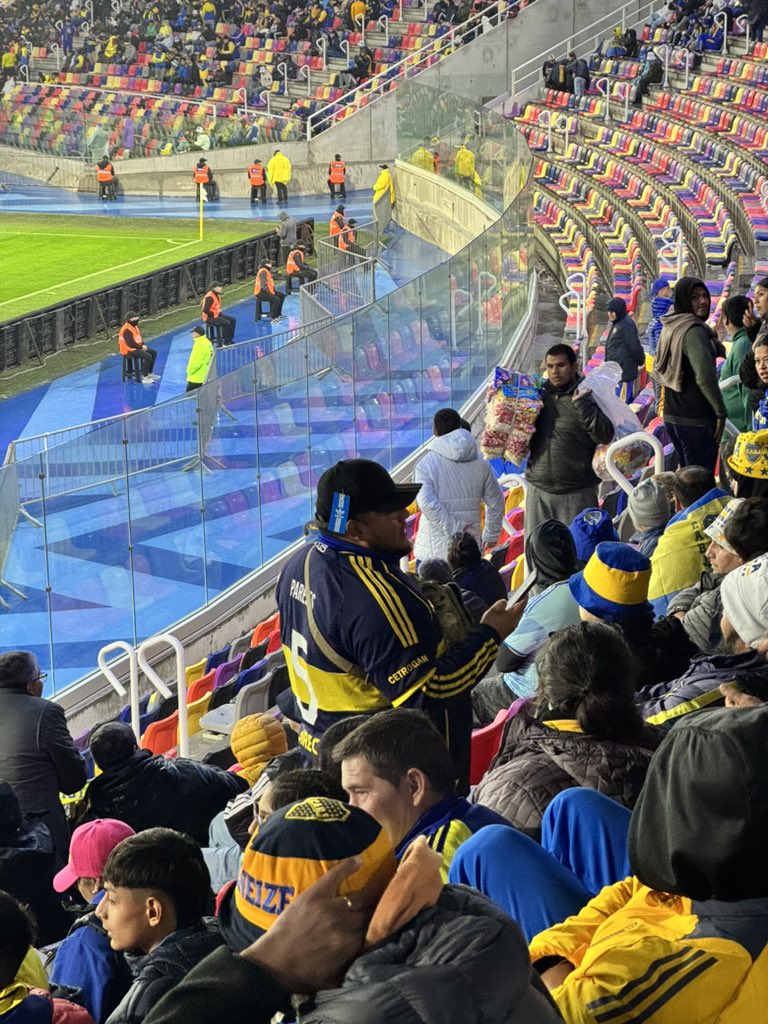 ornella_bilo's tweet photo. Más bostero que usar la gorra con etiqueta https://t.co/OVzMj1IJF6