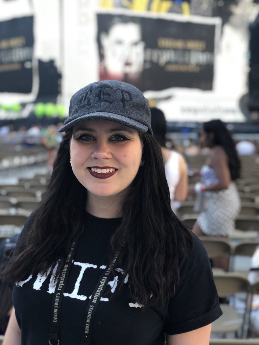 Caroline_Marie_'s tweet photo. My beloved reputation era 🖤🐍🥀

11.12.17 NYC pop up
7.20.18 MetLife n1
10.6.18 Arlington N2/#reptournetflix
12.5.18 Ally Coalition surprise guest
@taylornation13 #reputationEraTSTheErasTour https://t.co/diUb6G8Bu5