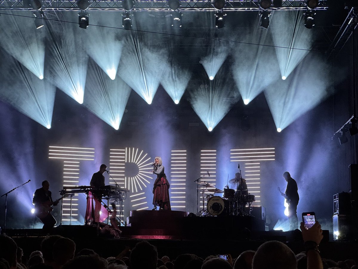 De jaarlijkse afspraak. 
De jaarlijkse foto. 
De jaarlijkse loftrompet. 

Les Truttes ❤️ #gentsefeesten2025