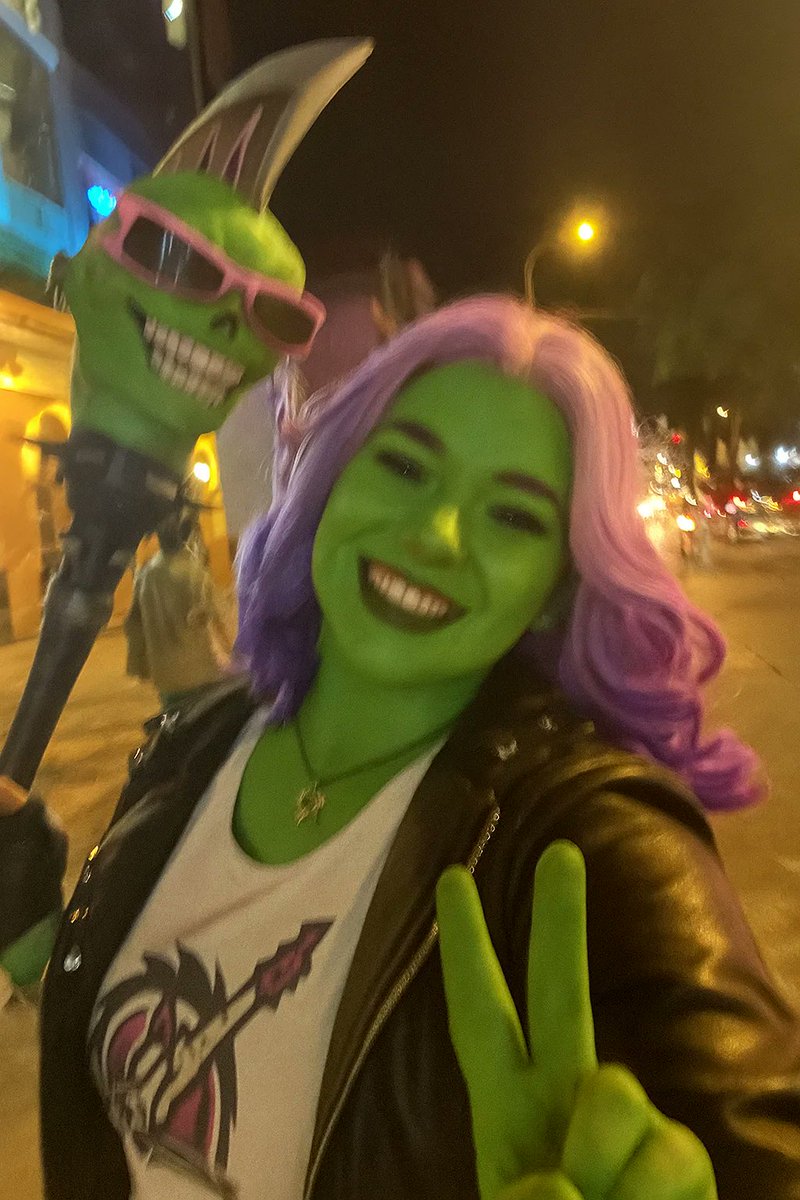 Les dejo unas cuantas imágenes que hice de IA con varias skins de Fortnite, sí quieren saber como hacerlasm vayan a mi Facebook ahi explico paso a paso como se hacen 🤯

🔗 facebook.com/share/1CCAaere…

⭐ CÓDIGO: LuisFerLIVE

#fortnite