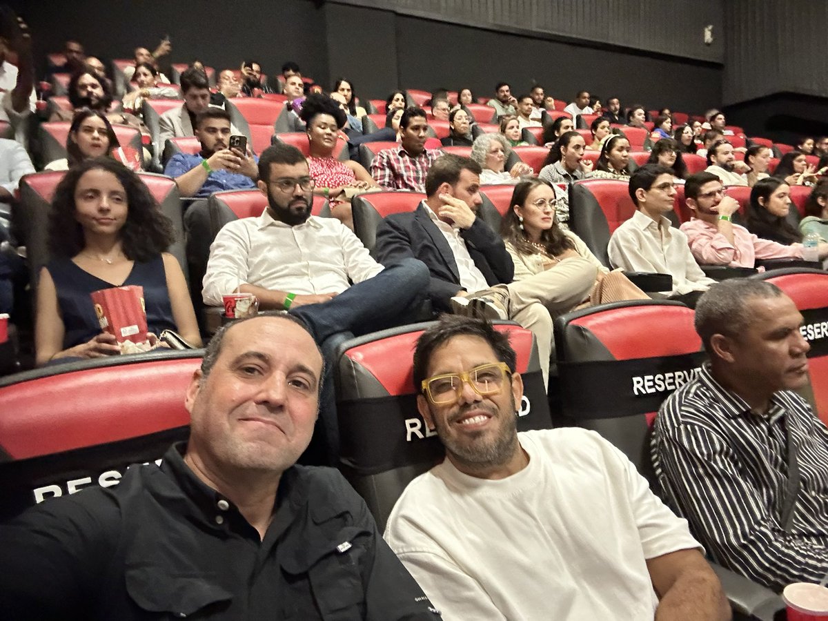 Una noche espectacular, un sueño hecho realidad, la primera película documental sobre nuestro majestuoso Pico Duarte.

Años de expediciones, investigación, filmación, edición y vivencias en la cordillera con mucha gente talentosa, auténtica y querida.

Para proteger algo debemos