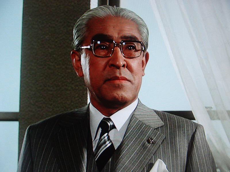 yoiinago417's tweet image. 明日は山形勲氏誕生日。顔/体型/声全て圧強し。故に政治家、官僚、重役等権力者を演じると天下一品です。悪役多めですがたまに善い人だと頼りになるんだな。「地獄門」は2枚目長谷川一夫が悪で氏が善という珍しい配役でした。この人を凌駕せずとも、肩を並べる重みを持つ役者はもはや存在しません。