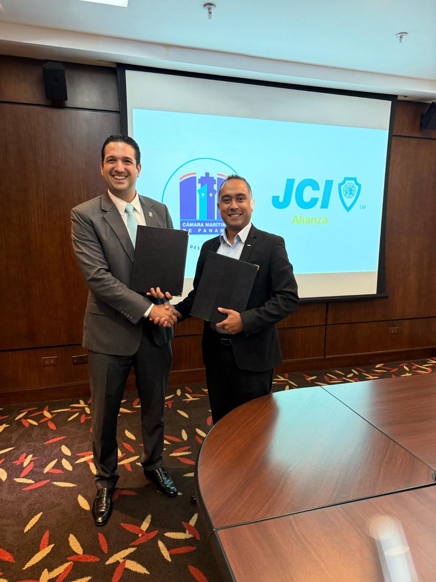 🤝 La CMP y JCI firmaron un Convenio de Cooperación que impulsa una colaboración estratégica orientada al crecimiento y desarrollo conjunto.
Con la participación de Roberto Lobo (JCI) y René Gómez (CMP).

#CMP2025 #NuestraIndustriaNuestraRuta
