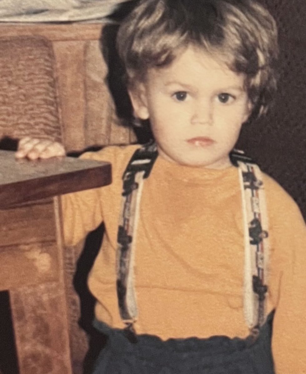 acessopaulw's tweet image. Lindo desde sempre! 😍 | Fotos de Paul Wesley criança postadas por sua mãe Agnieshka desejando feliz aniversário.
📸 | agnieszka_wasilewski