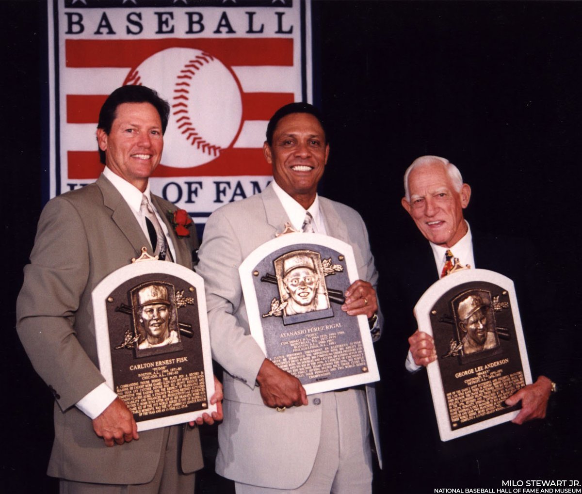 Twenty-five years had passed since the Red Sox and Reds’ dramatic World Series faceoff. Twenty-five years later #OTD in 2000, three legends at the center of the action – Sparky Anderson, Carlton Fisk and Tony Pérez – were inducted in Cooperstown. ow.ly/2xvK50WtV3a