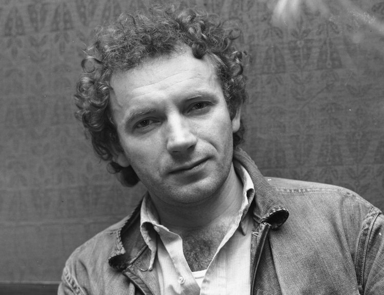 Jedni cicho upadają – moja wina Drudzy ręce umywają – moja wina 
Coraz więcej wkoło ludzi – moja wina 
O człowieka coraz trudniej – moja wina – 
moja wina – 
moja bardzo wielka wina!

24.07.1979  zmarł Edward Stachura.
#EdwardStachura