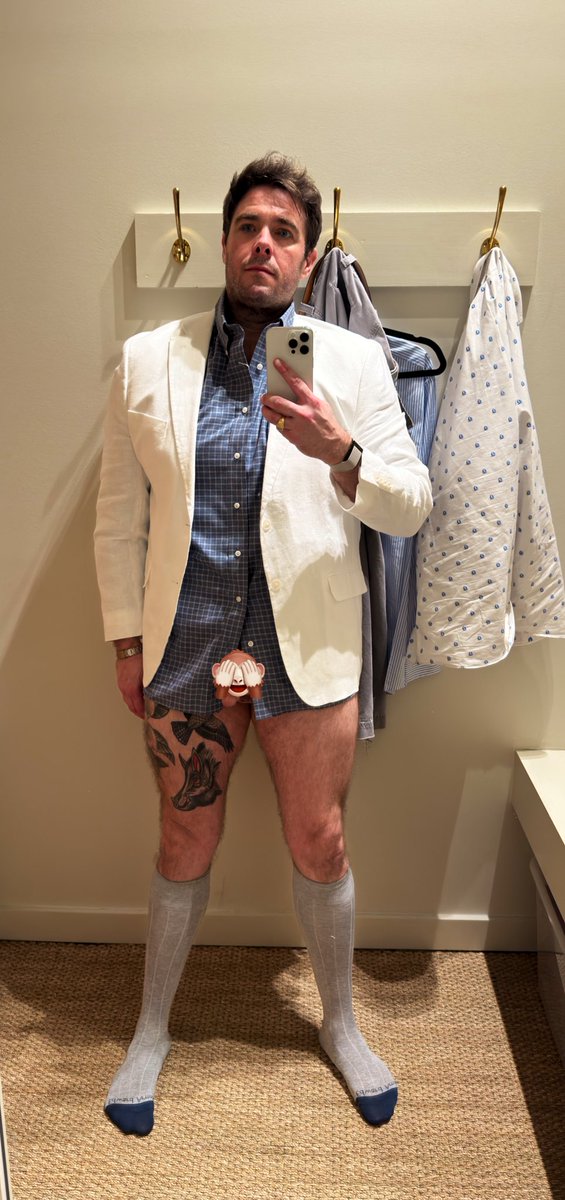 likealabamaclay's tweet photo. It is entirely too hot to wear pants today. https://t.co/Wbma4uM5N6
