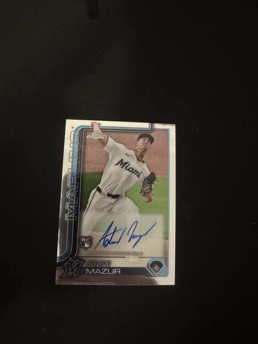 sm7allstar's tweet photo. lol you can’t make this up. Topps is a joke! @Topps @CardPurchaser https://t.co/XNN0KdS2Ck
