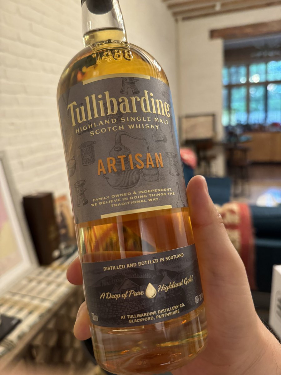d_tao's tweet image. New to Scotch? Want to try some single malt but aren’t a fan of heavy peat? Just want to ease into a different profile?
Tullibardine Artisan is one I’d recommend to folks looking for the above! It’s an accessible 80 proof sipper and a nice intro to a Highland profile.