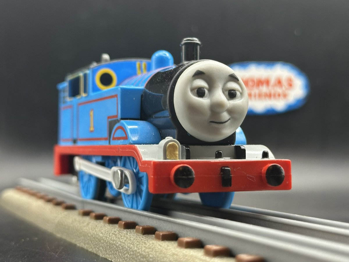 Jam_Appreciate's tweet image. How many faces does he wear? 🚂😧