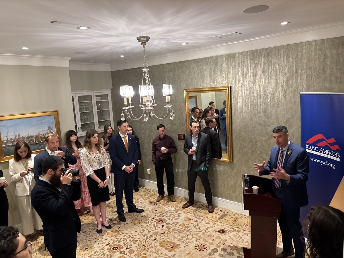 RepTomBarrett's tweet image. Thank you to everyone at @YAF for having me at this morning’s Buckley Breakfast! I’m grateful for my time in Young America’s Foundation at Western Michigan and the connections I made with other students who believe in the values that make America the greatest country in the…