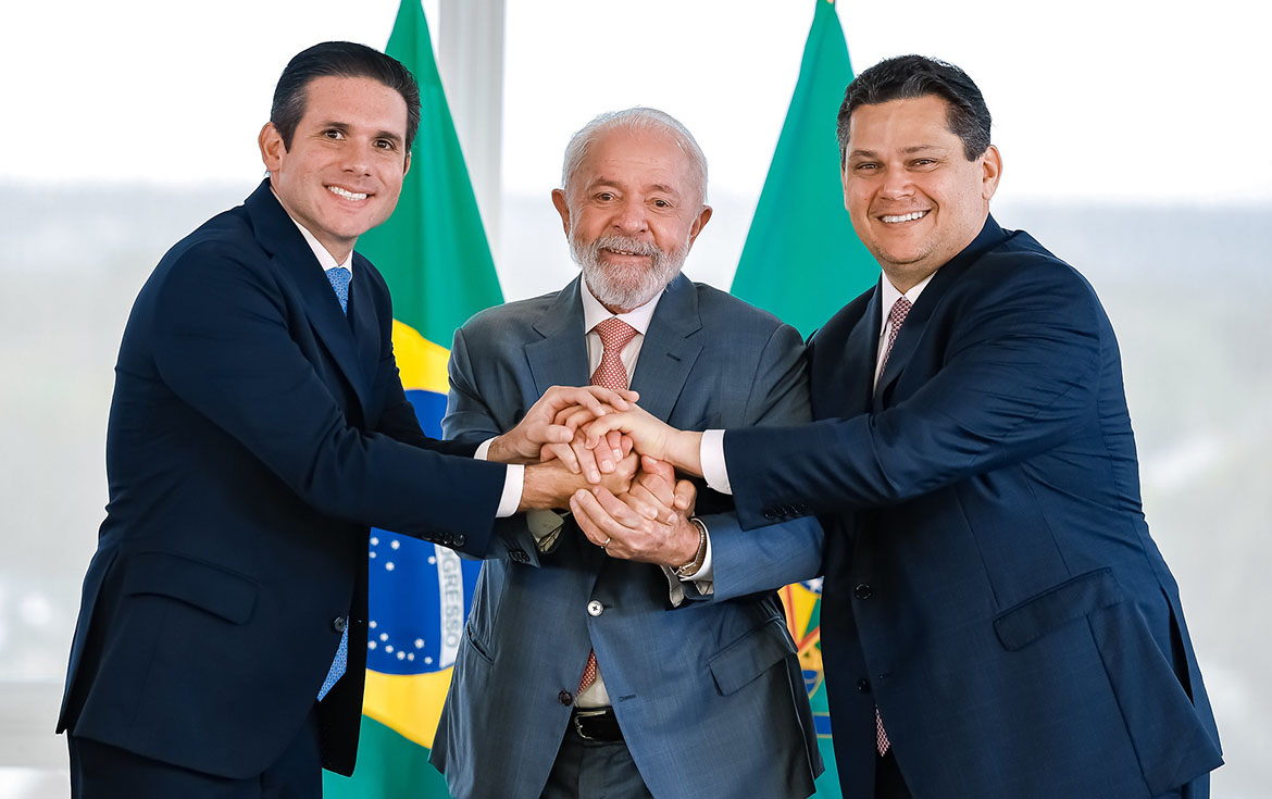 Trump está querendo impor sanções contra o Hugo Motta e Davi Alcolumbre. Ótimo, assim eles vão se unir ainda mais ao governo Lula defendendo a soberania nacional.