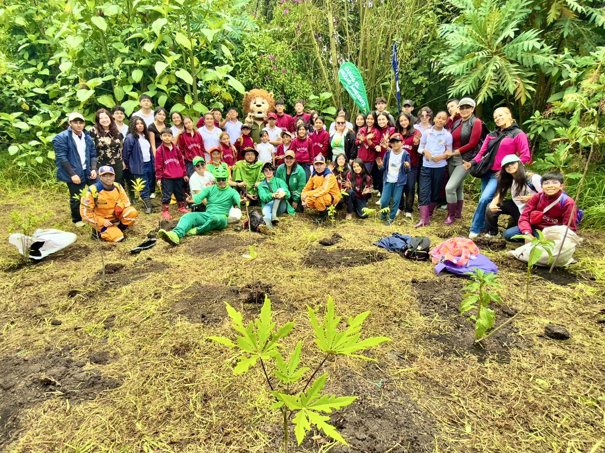 🌱🙌🏼¡La restauración ecológica de Bogotá avanza desde el humedal La Conejera! 

Con la articulación de entidades, comunidades locales y actores privados, hacemos posible esta meta como Distrito: la protección de nuestros ecosistemas estratégicos a través de la restauración