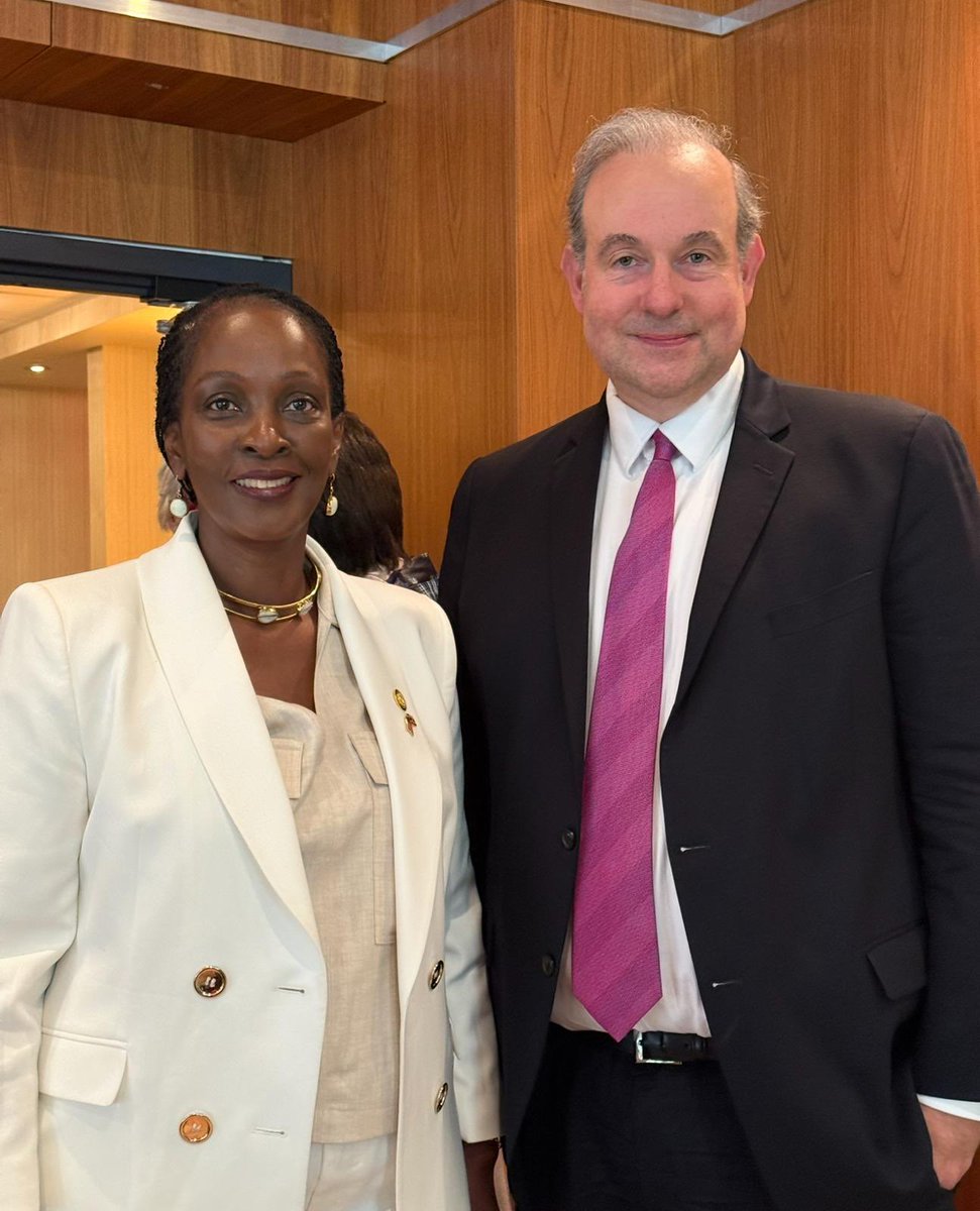 RobieKakonge_'s tweet image. Honored to be a special guest & featured speaker at today’s exclusive @USGLC luncheon in D.C. Joined by 🇰🇪 & 🇷🇼 Heads of Mission on a panel with USGLC ED Jason Gross to discuss the importance of U.S. diplomacy and development in strengthening strategic alliances and advancing…