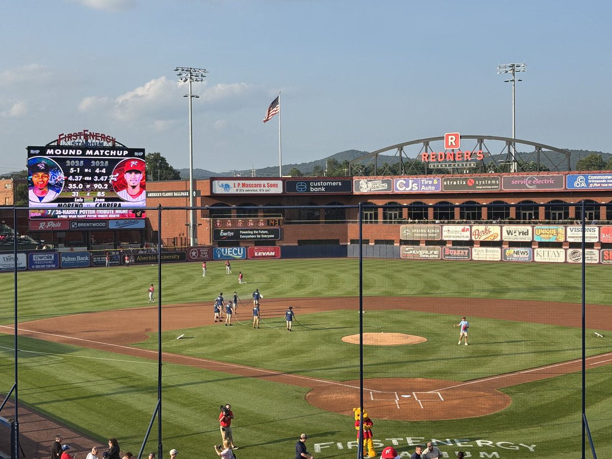 JacobWilkins's tweet image. Lots going on in Baseballtown as the @RumblePoniesBB continue their series with the @ReadingFightins!
We’re on the air now for pregame on @newsradio1290 with @reidbrignac joining me.