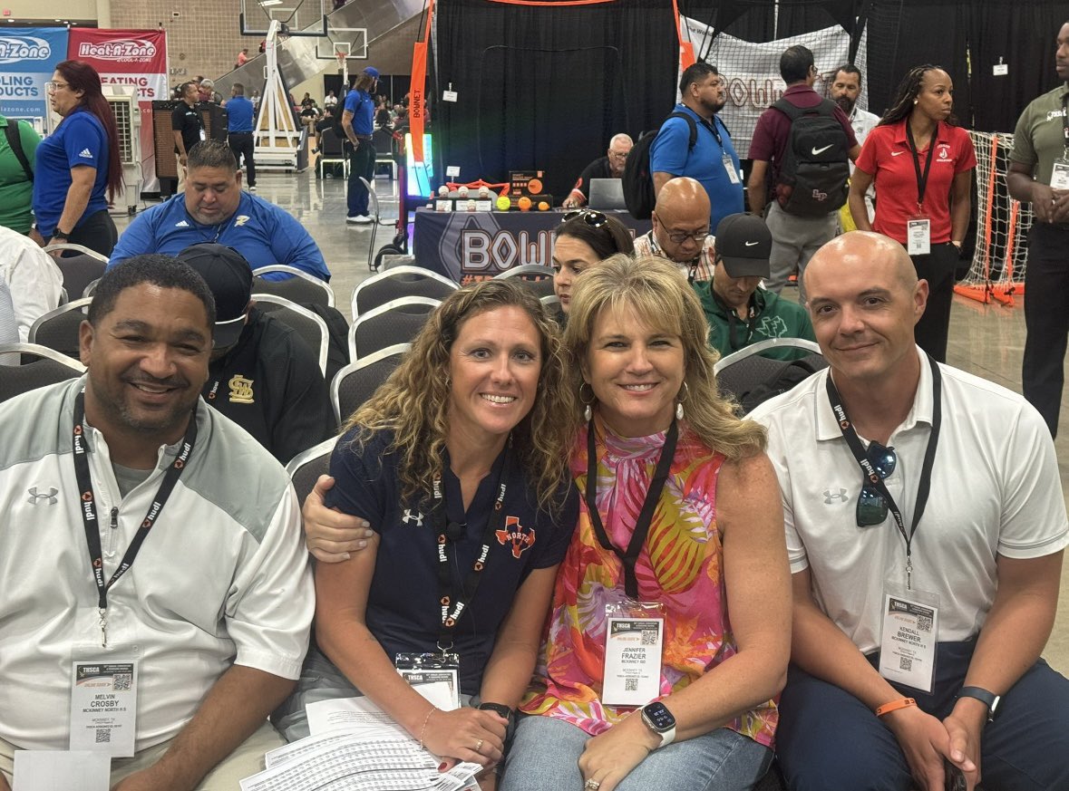jrichardsNORTH's tweet image. Grateful. Fourteen years ago, Coach Pratt took a chance on a woman, who on knew 1A schools. Thankful for McKinney ISD & McKinney North HS.
Blessed to work for/with Coach Fecci & Coach Brewer, guided by Coach Frazier’s leadership, taking on each season with Coach Crosby. 💙🧡🐶