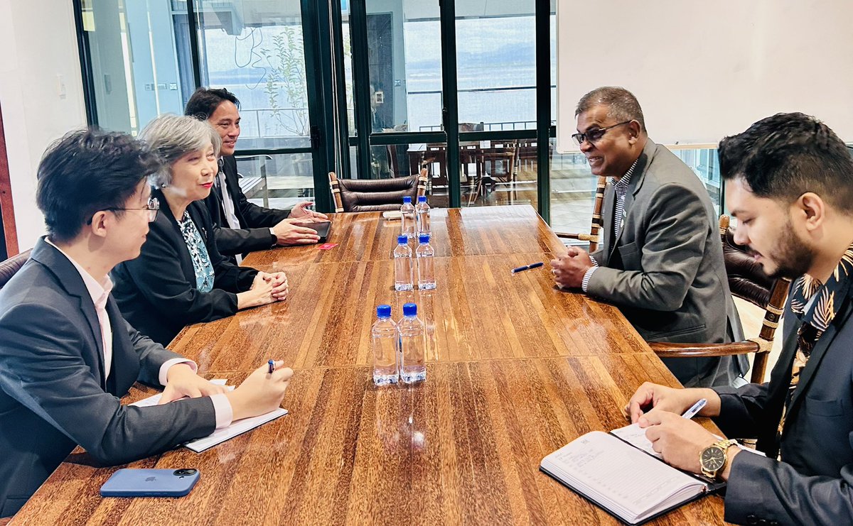 bimanprasad's tweet image. Pleased to meet H.E. Mrs. Mary Seet-Cheng, Singapore’s Non-Resident High Commissioner to Fiji and Ambassador to the PIF, in Suva. We discussed strengthening collaboration in education and health — key priorities for both our nations. 🇫🇯🇸🇬
#FijiSingapore #RegionalPartnership