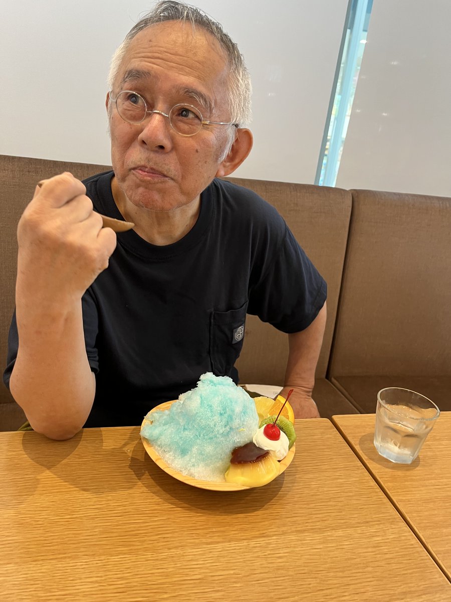 ts_ghibli's tweet image. 本日も大変暑くなる予報です。
ご体調にお気をつけてご来場ください。
愛・地球博記念公園北口エリアにありますロタンダ風ヶ丘カフェテリアでは「トシちゃんスペシャル」のかき氷を提供しています🍧